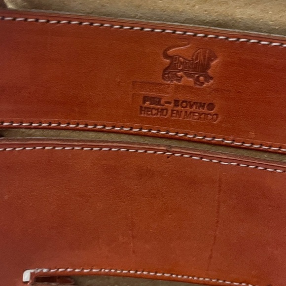 Traditional Mexican Hand Engraved Tan Brown leather Crossbody Bag 9.5 x 12 in - Picture 4 of 7